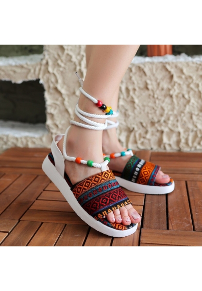 LQZ Shoes Diran Beyaz Kilim Desenli Bilekten Bağlamalı Sandalet